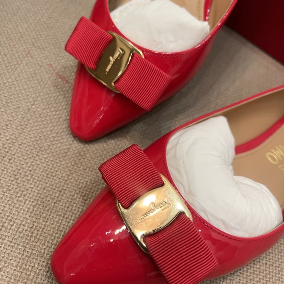 Ferragamo Patent Leather Zeri Pointed Toe Ballet Flats - Picture 2 of 7